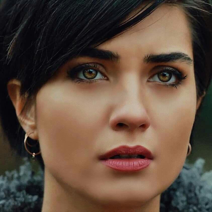 توبا بويوكستون Tuba Büyüküstün