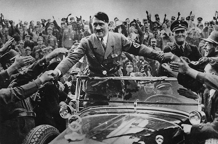 Adolf-Hitler أدولف هتلر