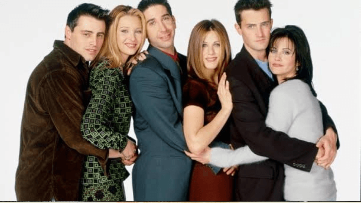 وداعًا ماثيو بيري.. دعوة للحنين لمسلسل الأجيال Friends! - أراجيك فن