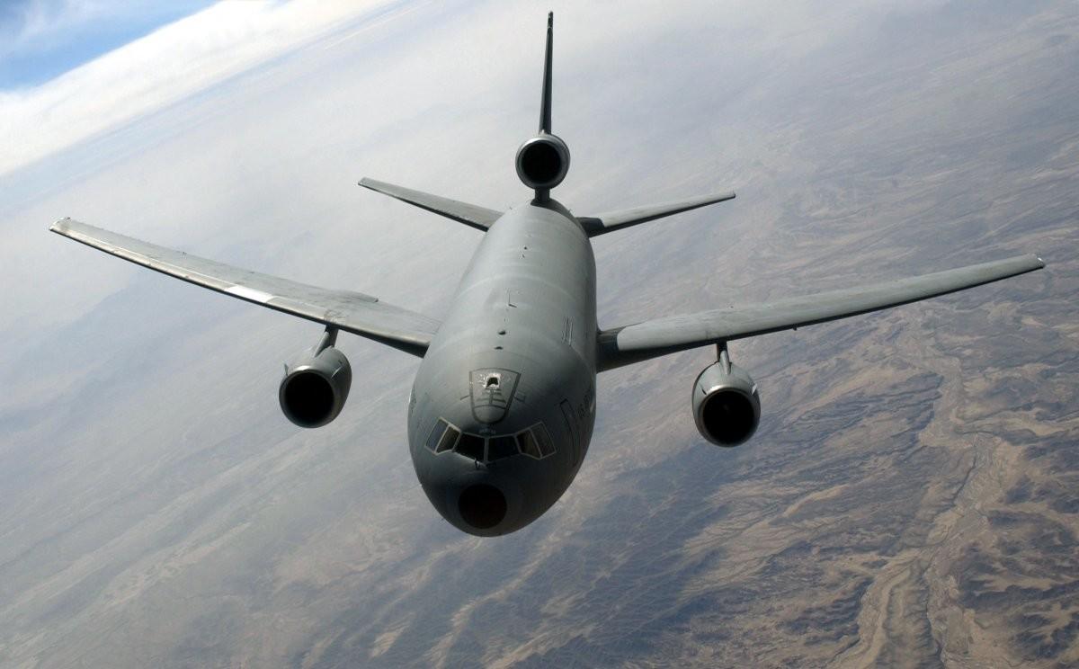  KC-135 Extender