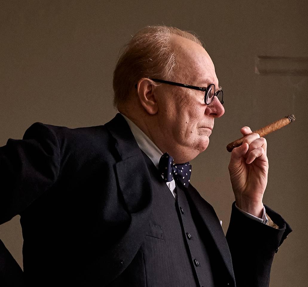 جاري أولدمان في دور تشرشل فيلم Darkest Hour 