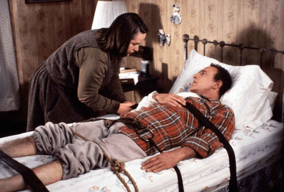 كاثي بيتس وجيمس كان في فيلم Misery