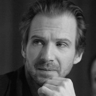 Ralph-Fiennes-9294765-1-402