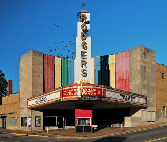 Rodgers_Theatre,_204-224_N._Broadway_Street,_Poplar_Bluff,_Mo,_USA