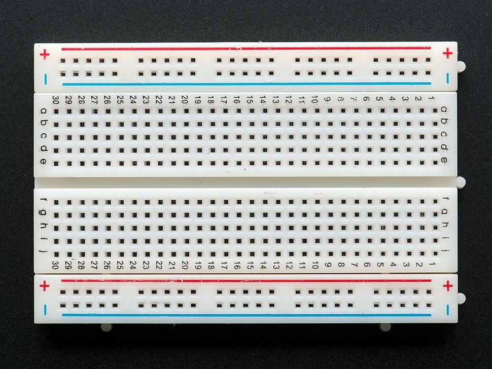 لوحة التجارب breadboard