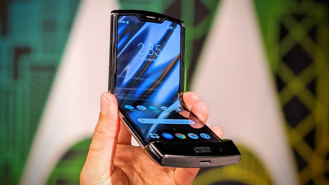 Motorola Razr 2019 افضل هواتف موتورولا