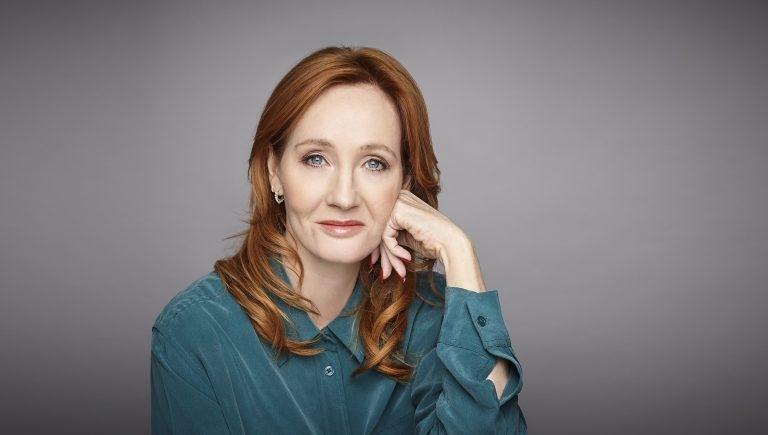 كاتبة السلسلة جي كي رولينج j k rowling